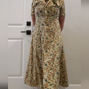 Liz Claiborne, Lizsport Butter Yellow Floral Print Button Front Dress. 10
